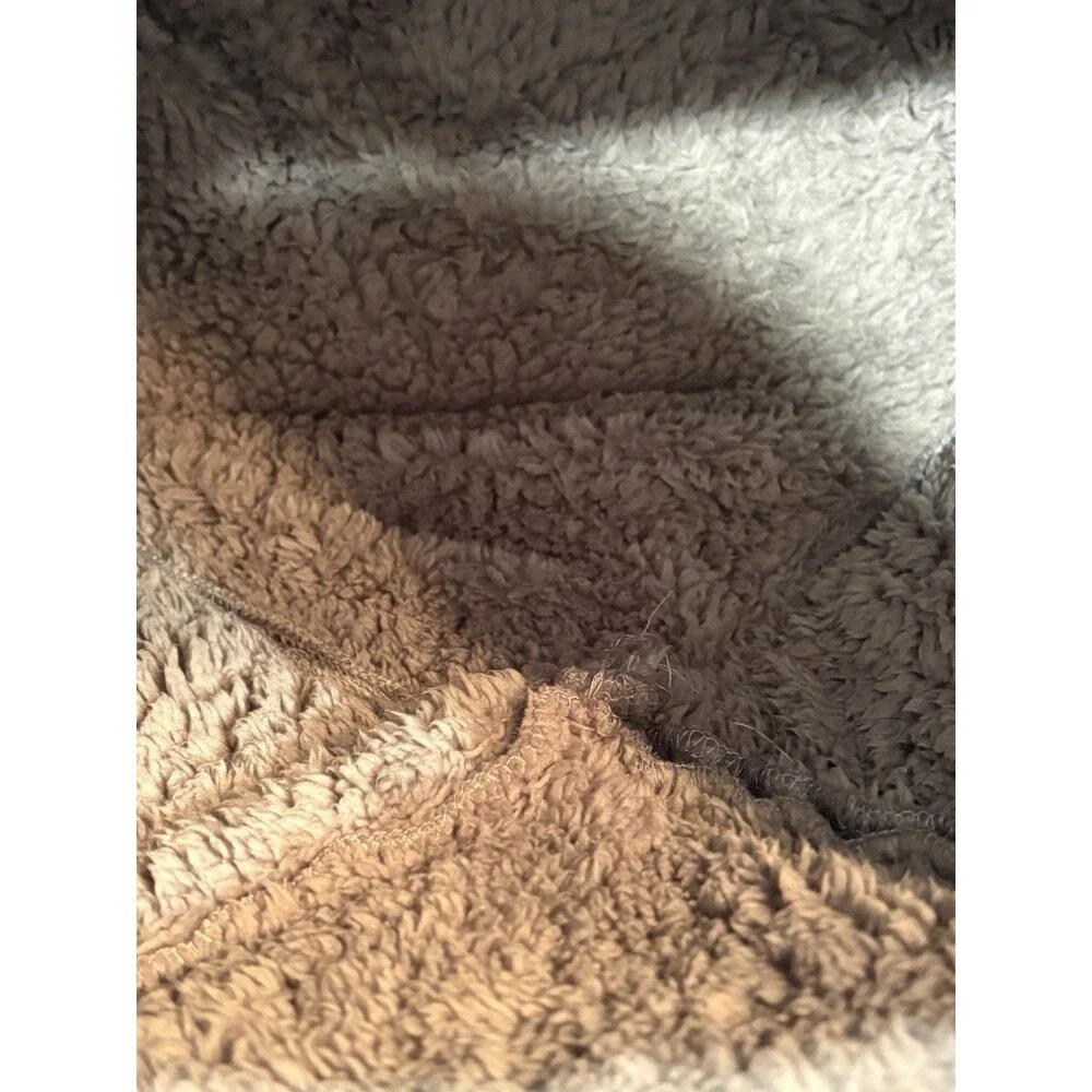Heart To Tail Cat  & Small Dog Gray Den Cozy Cave House 14 X 14